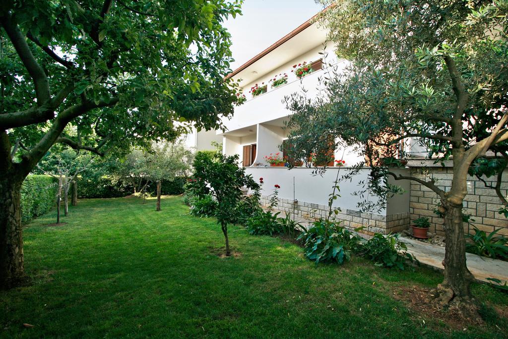 Apartment Nerina Porec Esterno foto