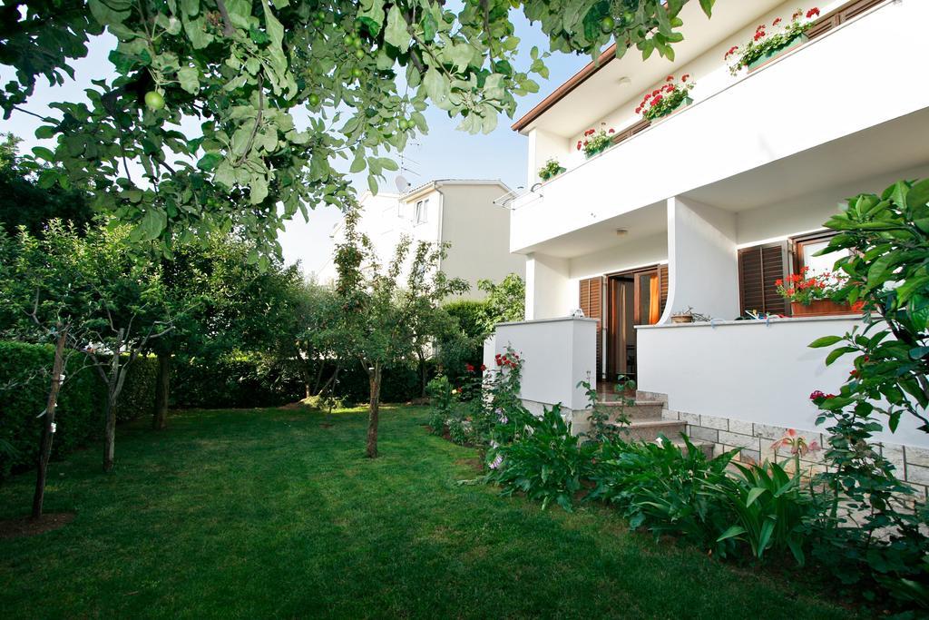 Apartment Nerina Porec Esterno foto